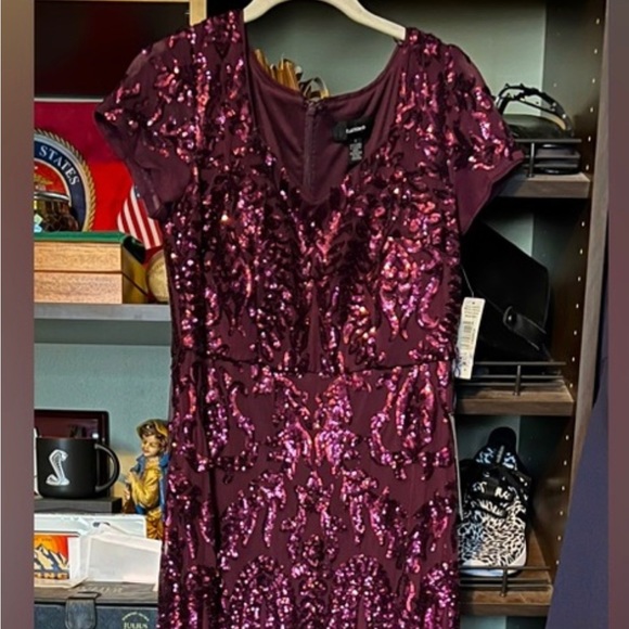 AVAILABLE Brand new absolutely gorgeous R & M Richards sequins dress size 6/8. - Picture 5 of 7